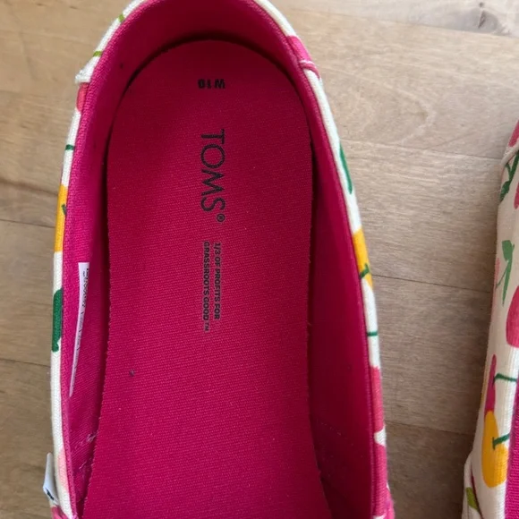 Tom’s Cherry Alpargata Size 10 - Picture 2 of 7